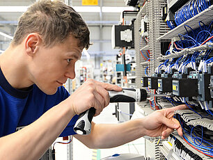 Elektroinstallationen Elektroniker